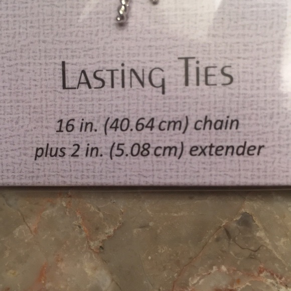 Bow Necklace and Earrings set - Picture 3 of 3